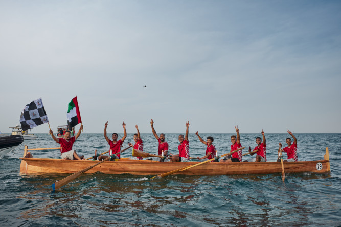 Al Zeer Leads Al Mugheirah Traditional Rowing 30ft Race