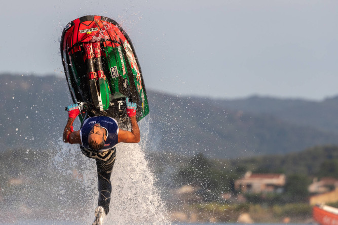 Rashid Al Mulla returns from the UIM Aqua-bike italy with a silver medal