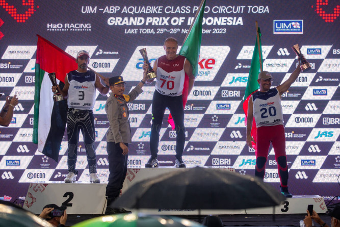 ABU DHABI TEAM GET SECOND POSITION IN THE AQUABIKE WORLD CHAMPIONSHIP  ON LAKE TOBA