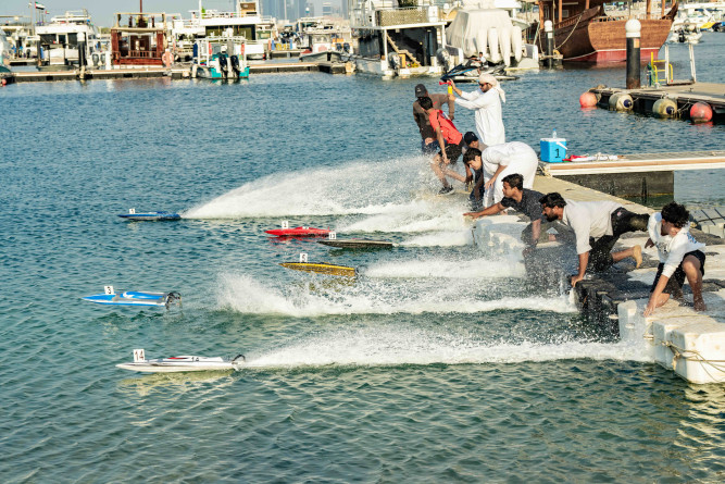 Abu Dhabi Marine Sports Club Organizes UAE Remote-Control Boat Championship